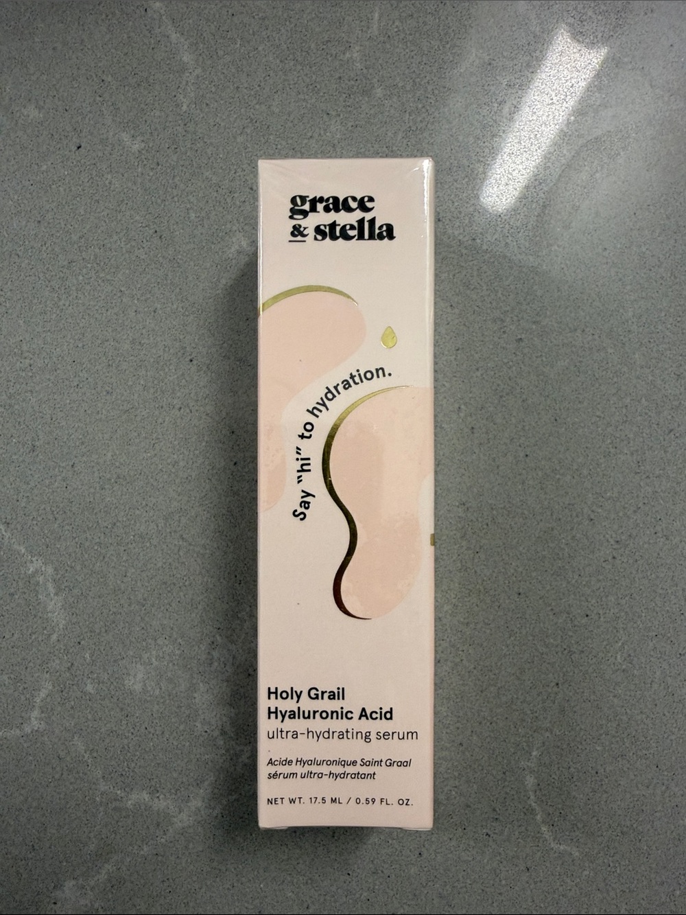 grace & stella Holy Grail Hyaluronic Acid Serum - Pink with Gold Accents